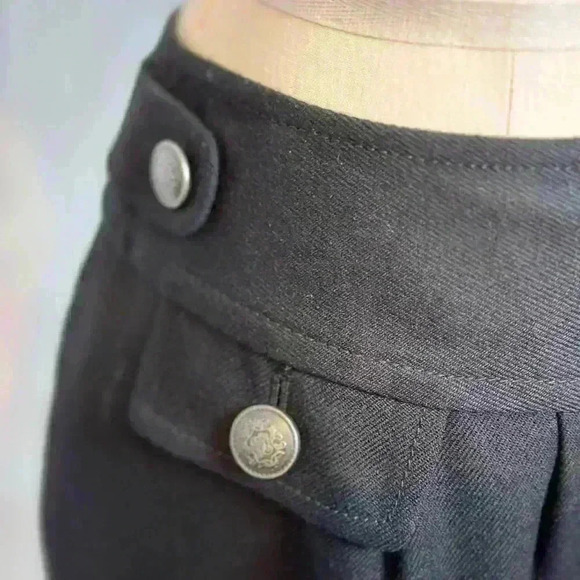 Banana Republic Lined Skirt with Gold accent Buttons (Size 4) - Picture 11 of 15